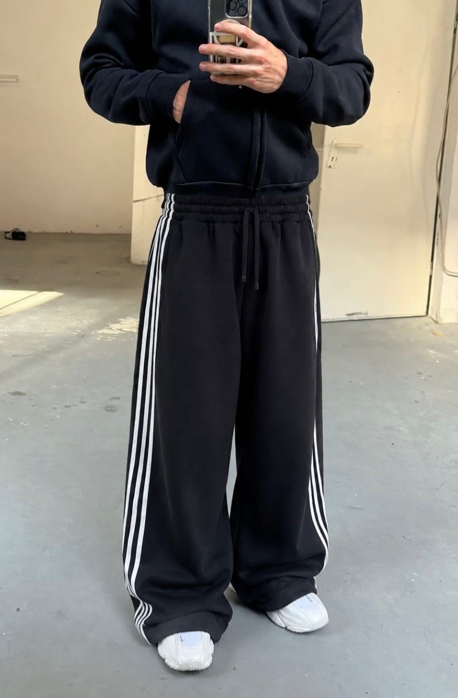 ARMAISE Oversized 6-Stripes Pants
